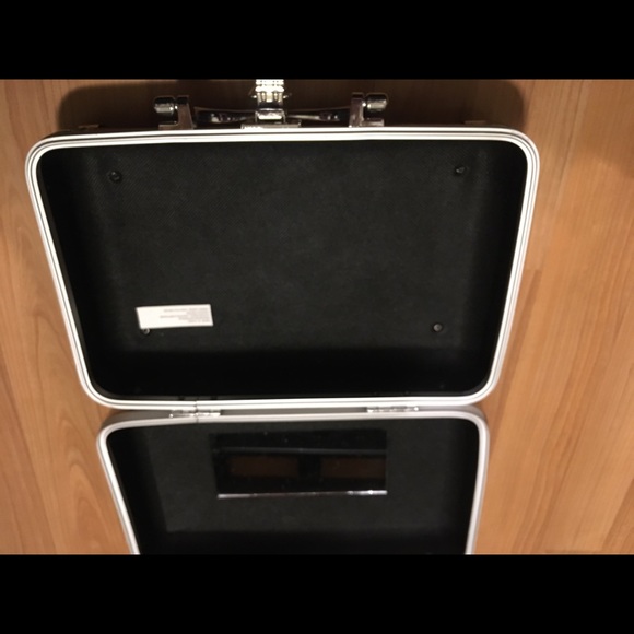 Makeup Set - Picture 9 of 11